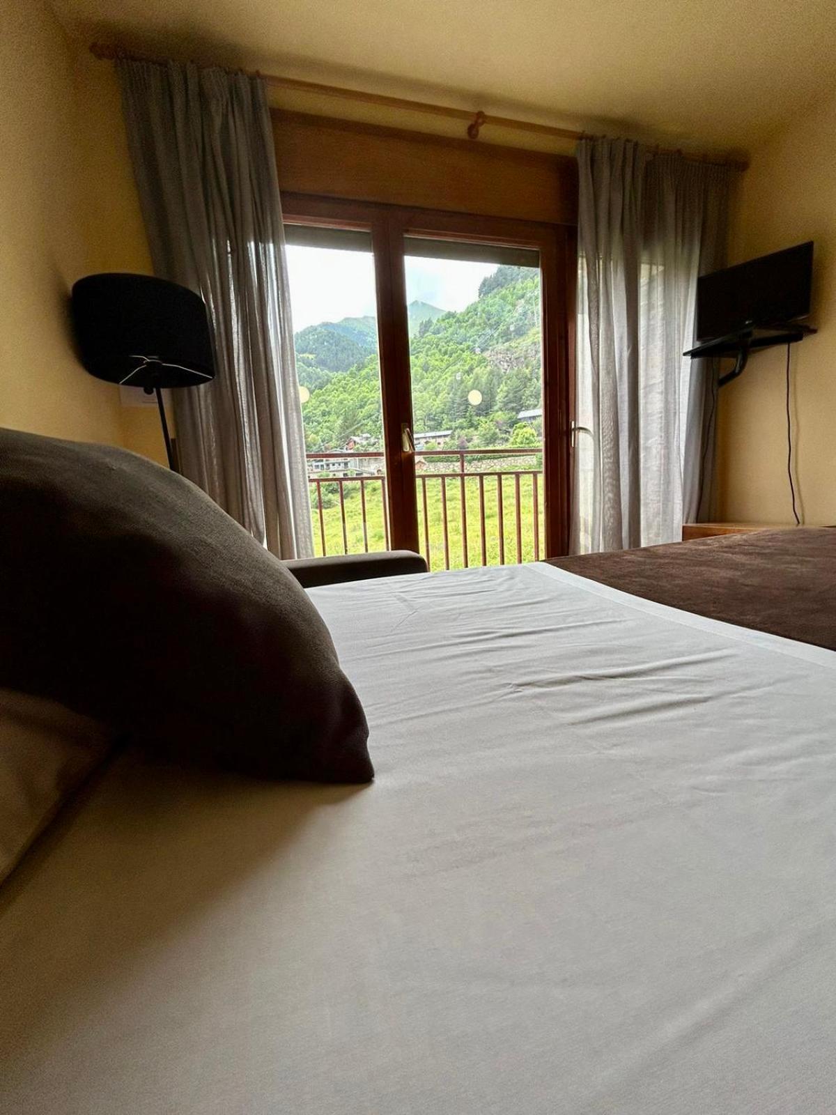 Apartamentos Turisticos Poblado Arinsal Eksteriør billede