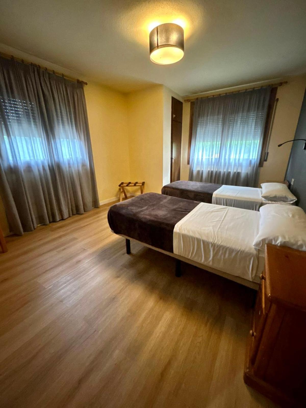Apartamentos Turisticos Poblado Arinsal Eksteriør billede