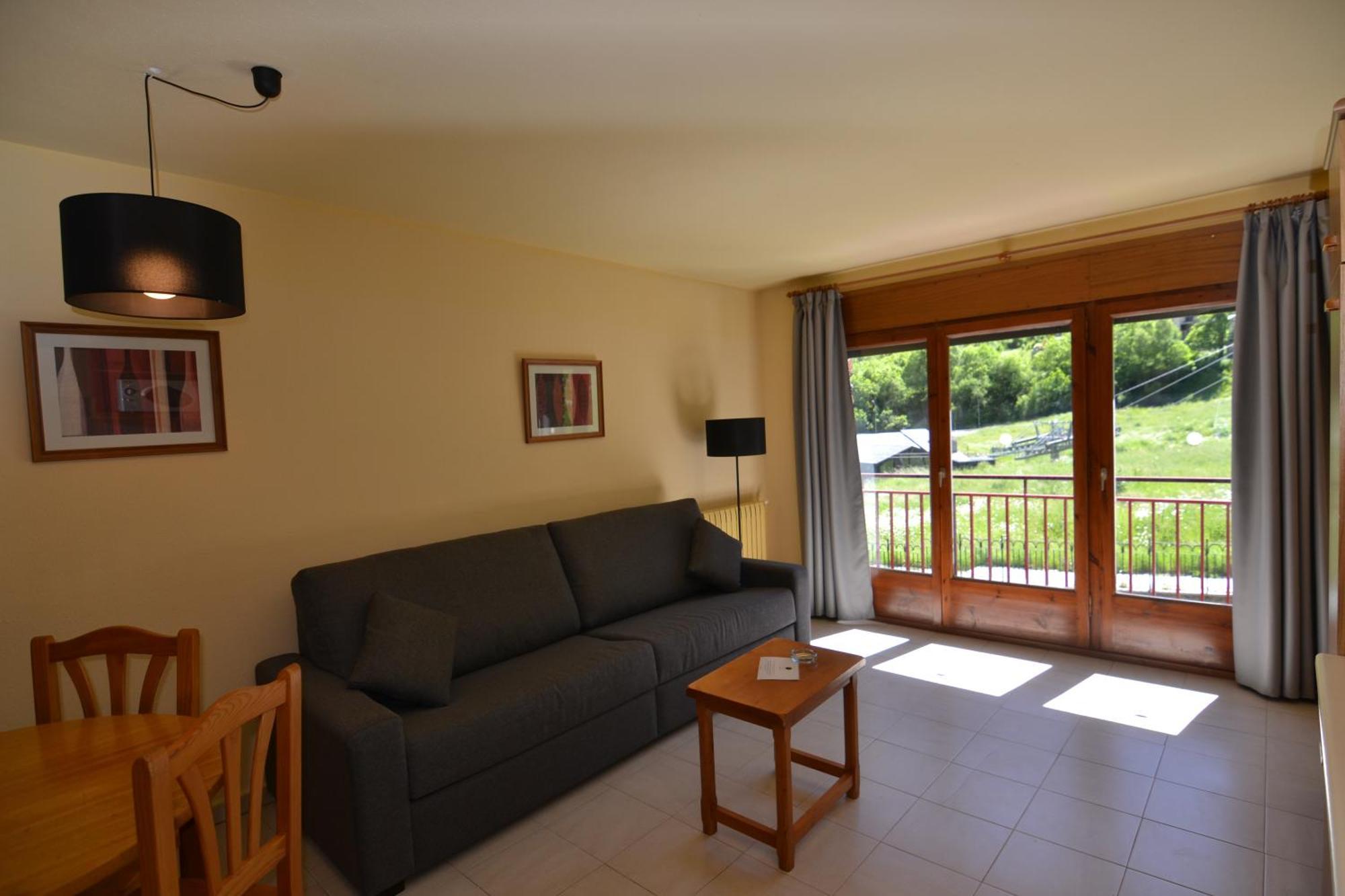 Apartamentos Turisticos Poblado Arinsal Eksteriør billede