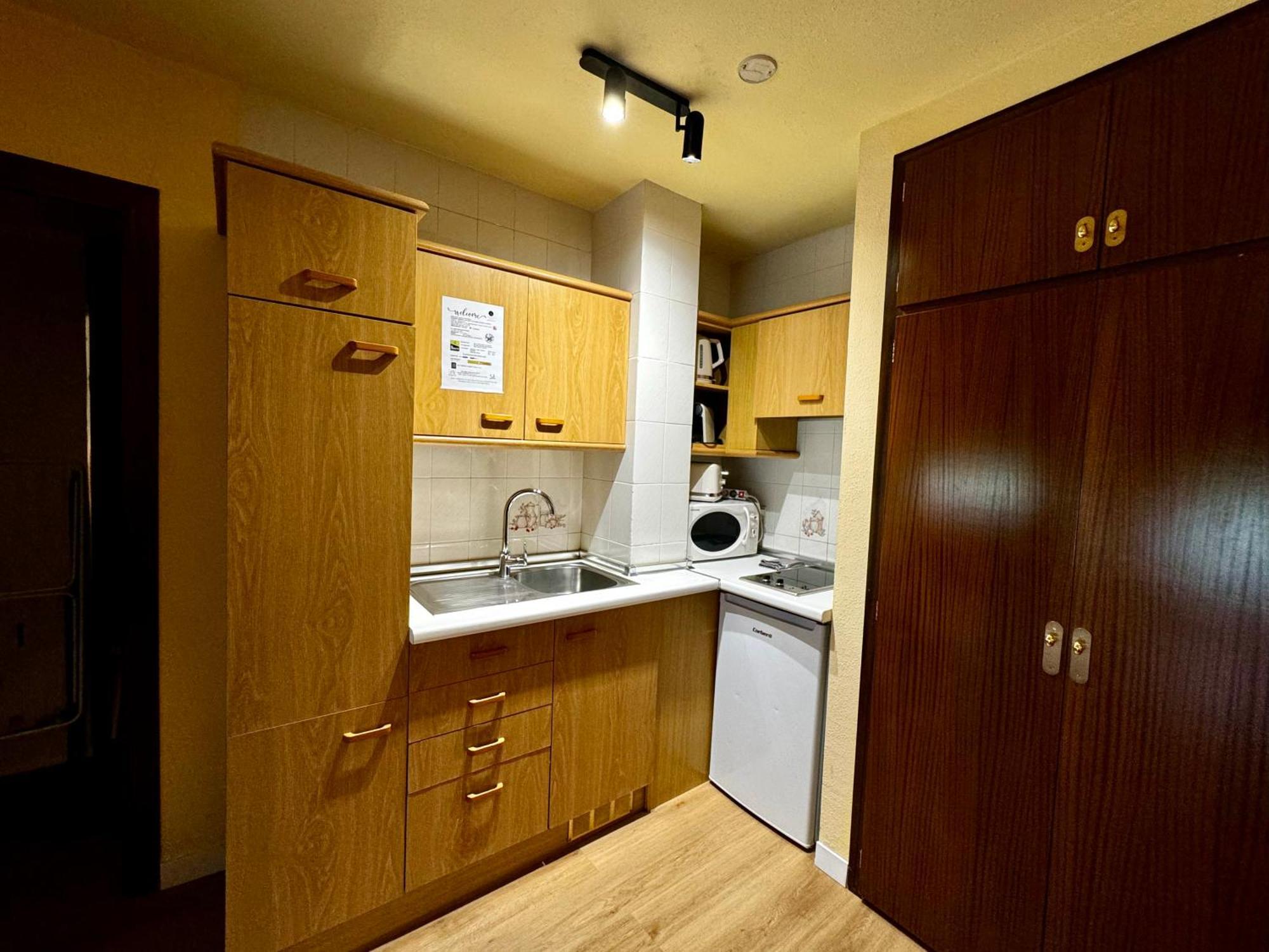 Apartamentos Turisticos Poblado Arinsal Eksteriør billede