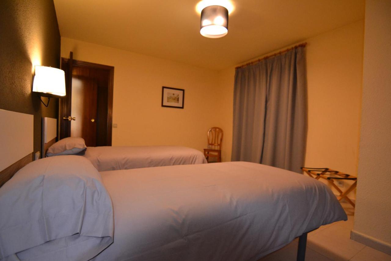 Apartamentos Turisticos Poblado Arinsal Eksteriør billede