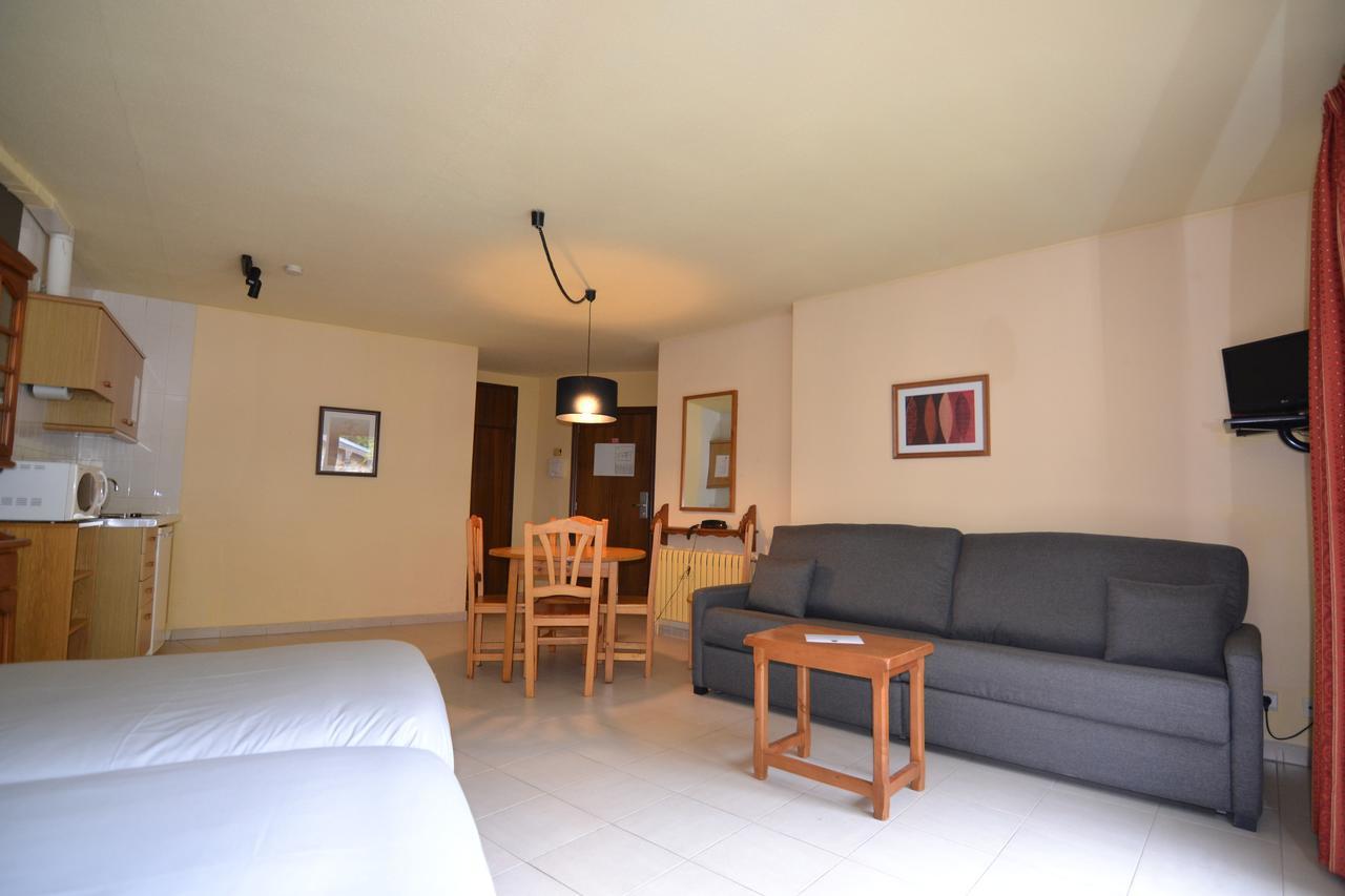 Apartamentos Turisticos Poblado Arinsal Eksteriør billede
