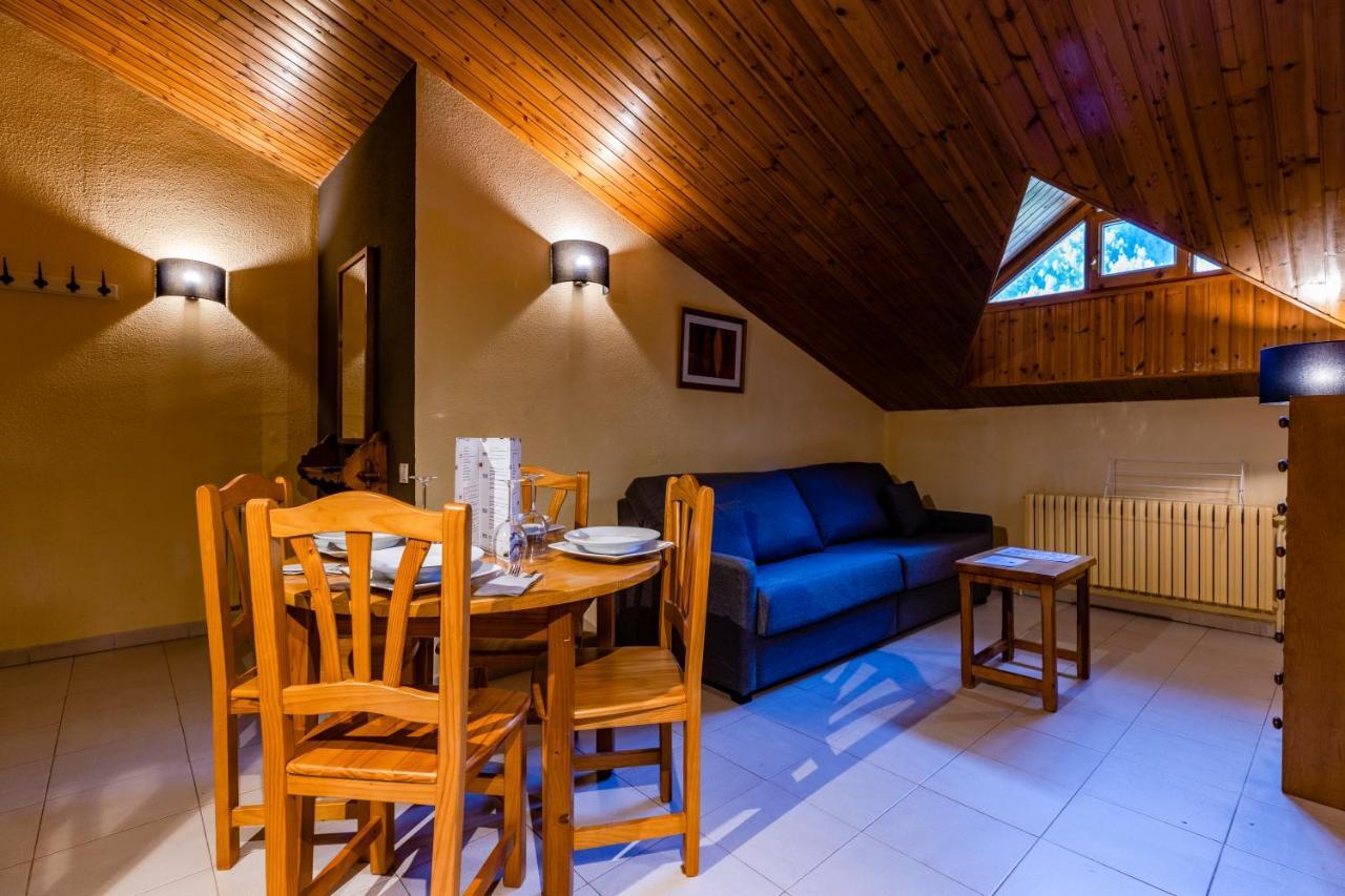 Apartamentos Turisticos Poblado Arinsal Eksteriør billede